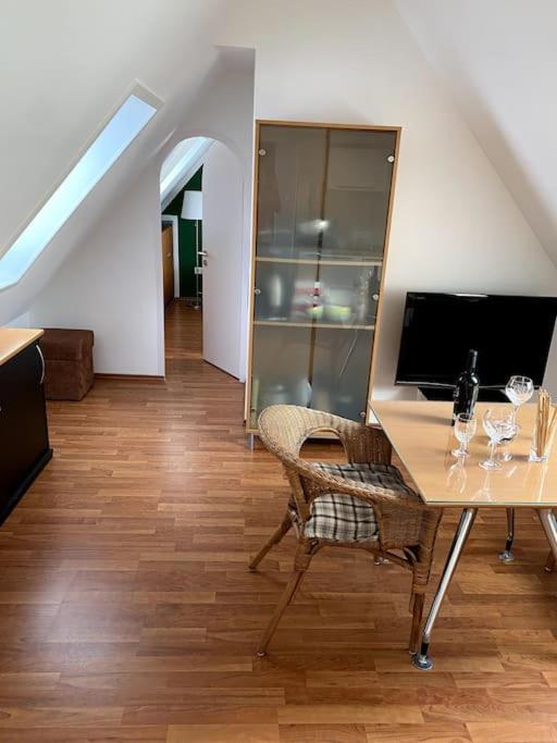 Super Zentral Begehrte Wohnlage Parkplatz Vor Haus Apartment Nuremberg Exterior photo