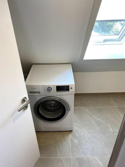 Super Zentral Begehrte Wohnlage Parkplatz Vor Haus Apartment Nuremberg Exterior photo