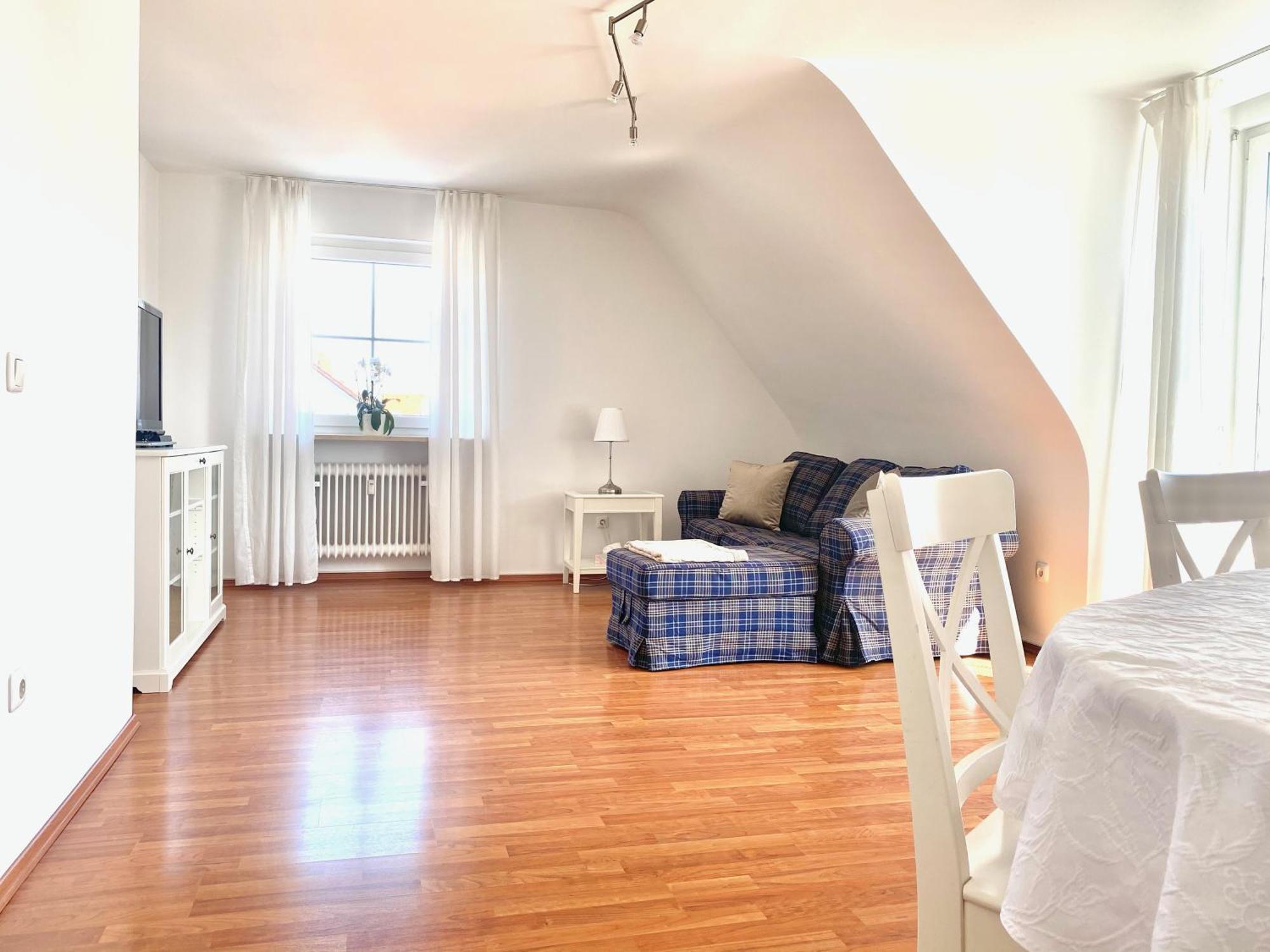 Super Zentral Begehrte Wohnlage Parkplatz Vor Haus Apartment Nuremberg Exterior photo